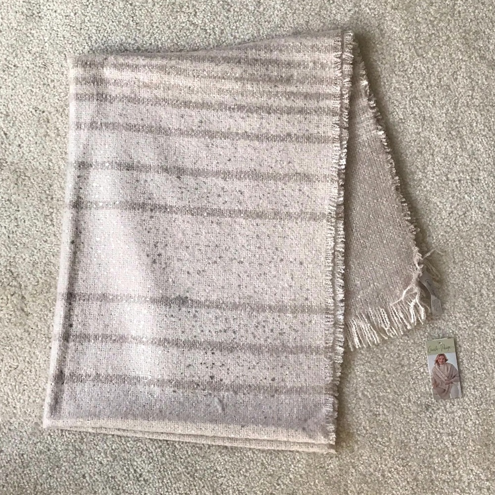 Charlie Paige shimmer scarf/shawl